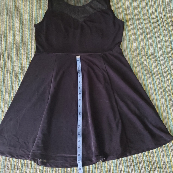 Black Sweetheart Skater Dress - Picture 4 of 6